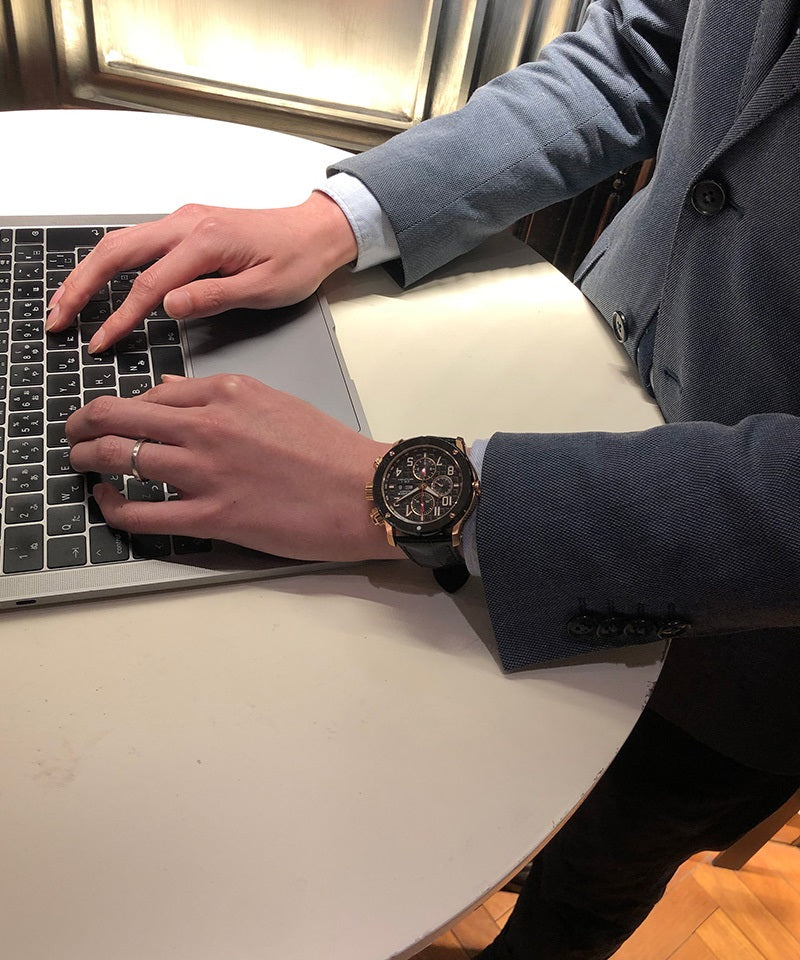 クロノオフショア1 クロノグラフ オートマティック 自動巻き 自動巻き 01122-37R-NBR8