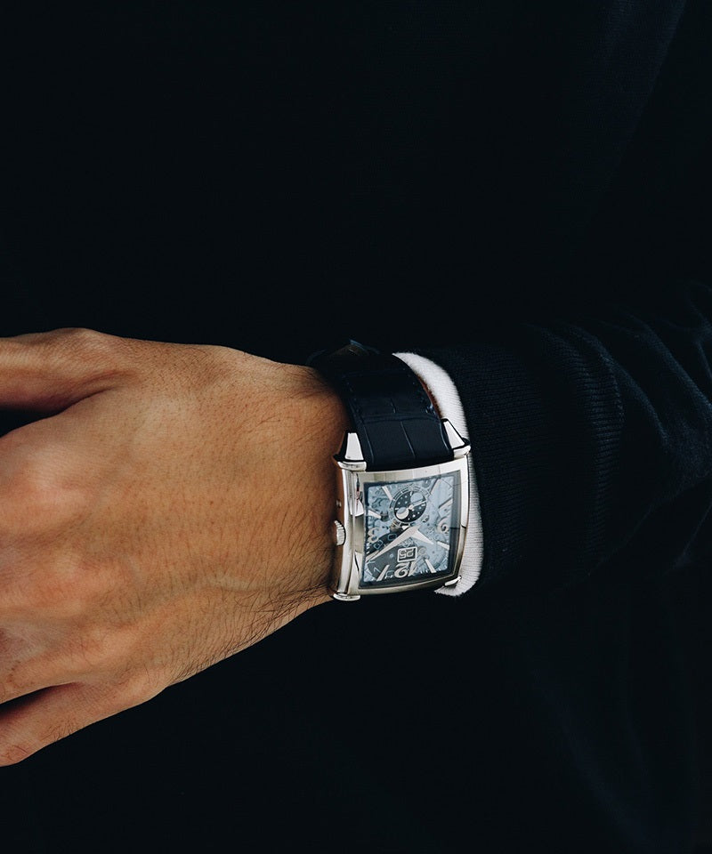 ヴィンテージ 1945 XXL ラージ デイト&ムーンフェイズ 自動巻き 25882-11-421-BB4A