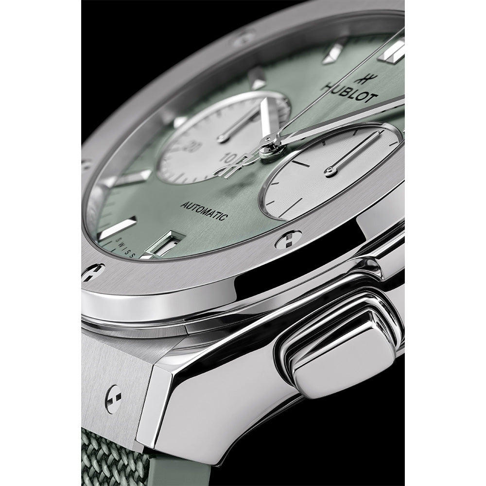 クラシック・フュージョン クロノグラフ チタニウム セージグリーン 自動巻き 45mm 521.NX.891G.NR