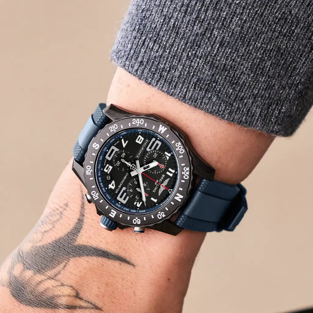 プロフェッショナル エンデュランス プロ 44mm クォーツ X82310D51B1S2