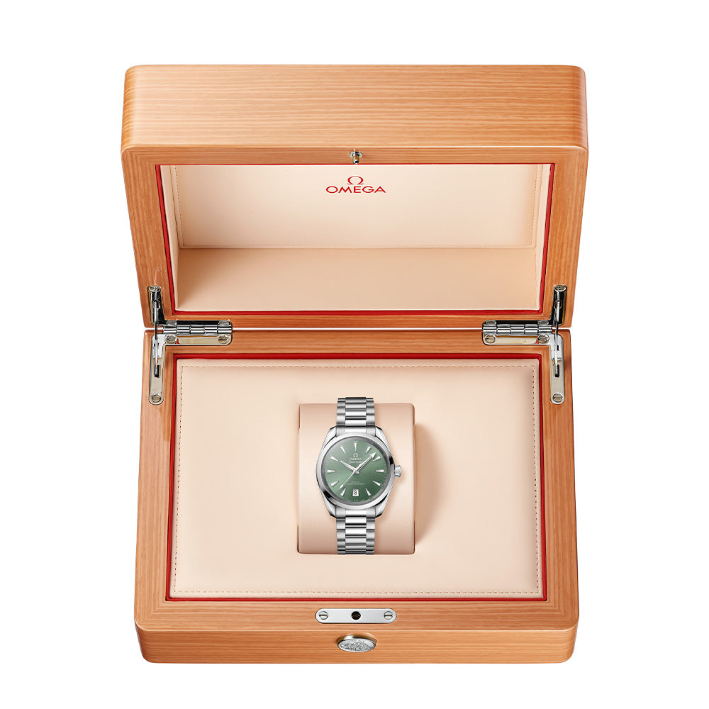 シーマスター アクアテラ シェード 38MM 300 マスター クロノメーター 220.10.38.20.10.002