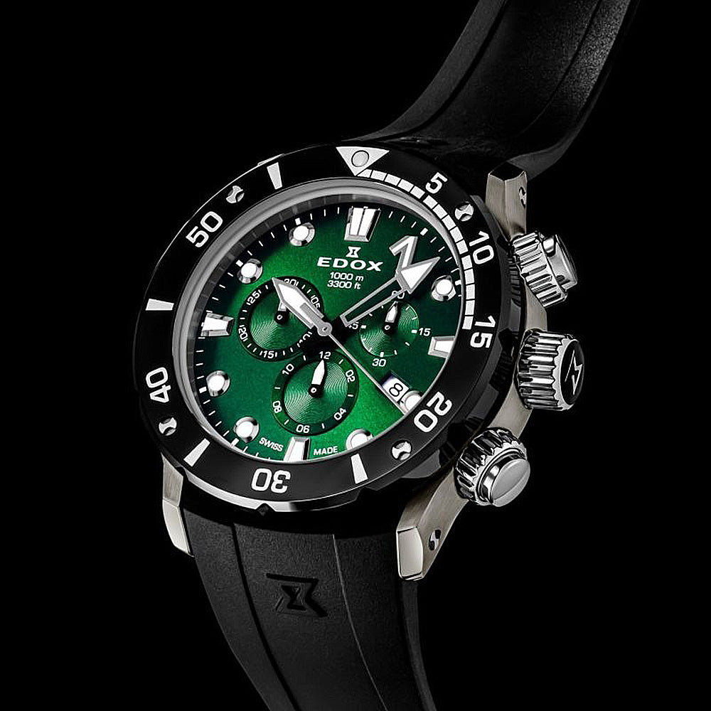 日本限定 クロノオフショア1 クロノグラフ ジャパン リミテッド エディション クオーツ 10242-TIN-VINGM