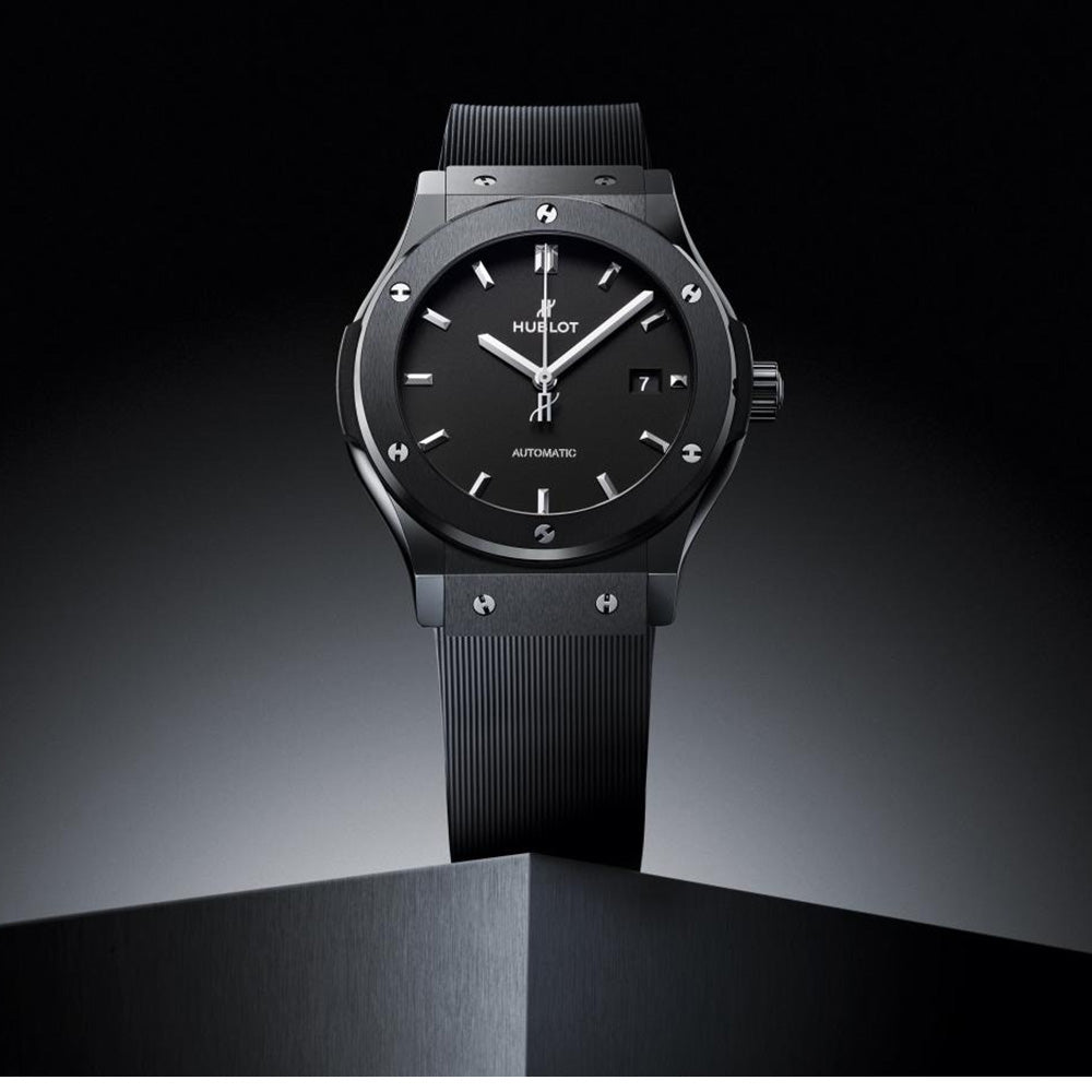 クラシック・フュージョン ブラックマジック 自動巻き 42MM 542.CM.1171.RX