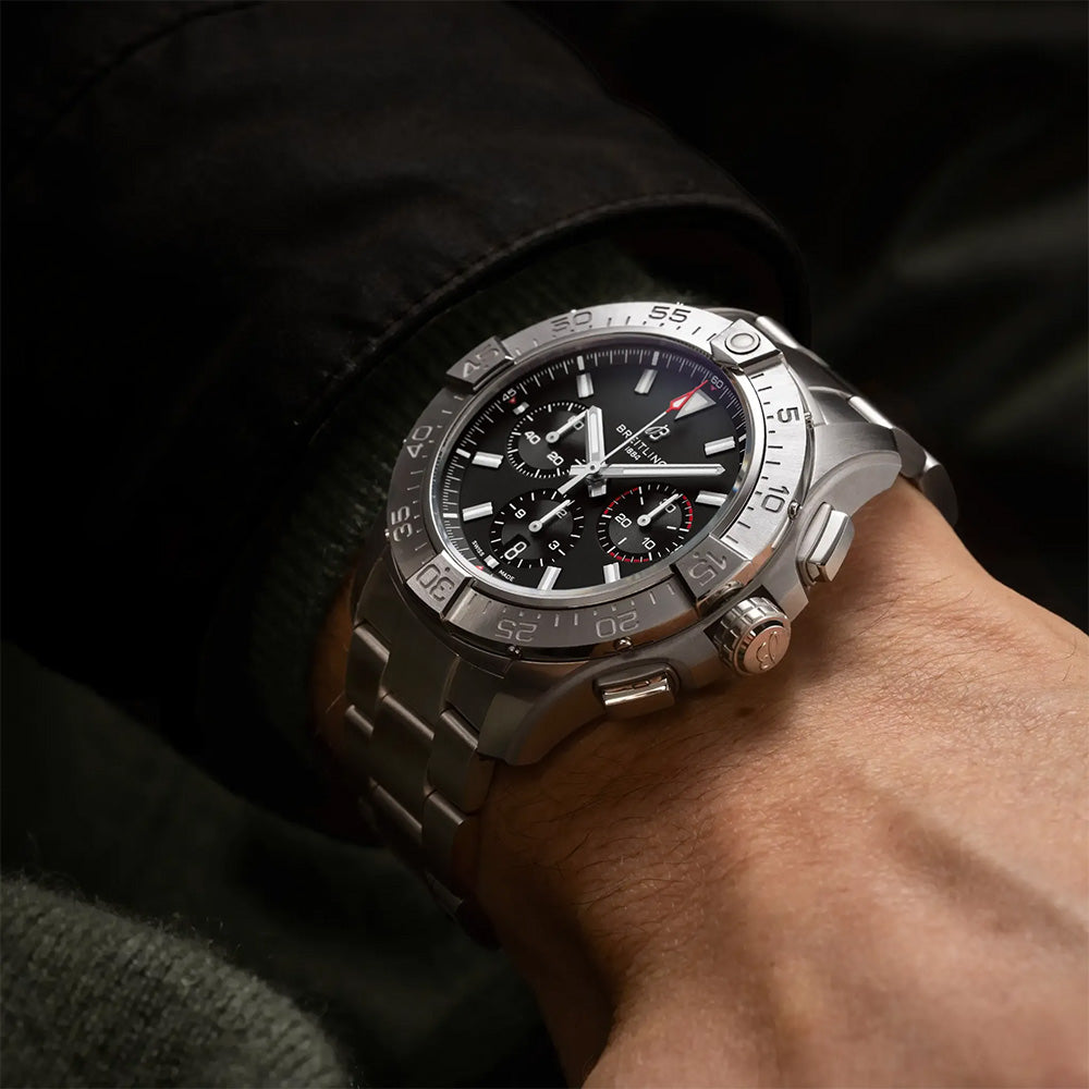 アベンジャー B01 クロノグラフ 44mm 自動巻 AB0147101B1A1
