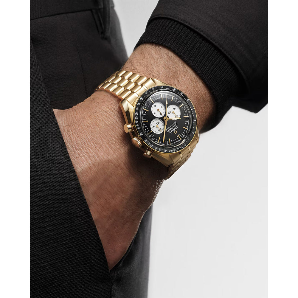 スピードマスター ムーンウォッチ プロフェッショナ﻿ル 手巻き 42mm  310.60.42.50.01.00﻿2