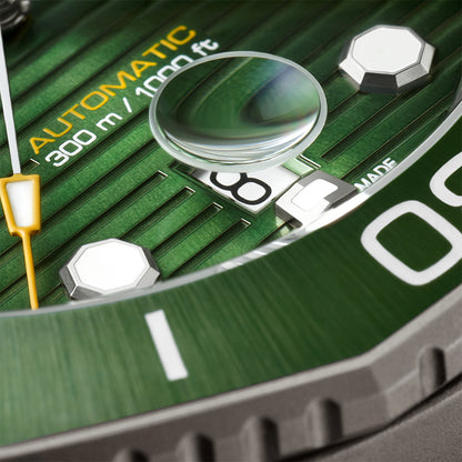 アクアレーサー プロフェッショナル300 自動巻 43mm WBP208B.BF0631