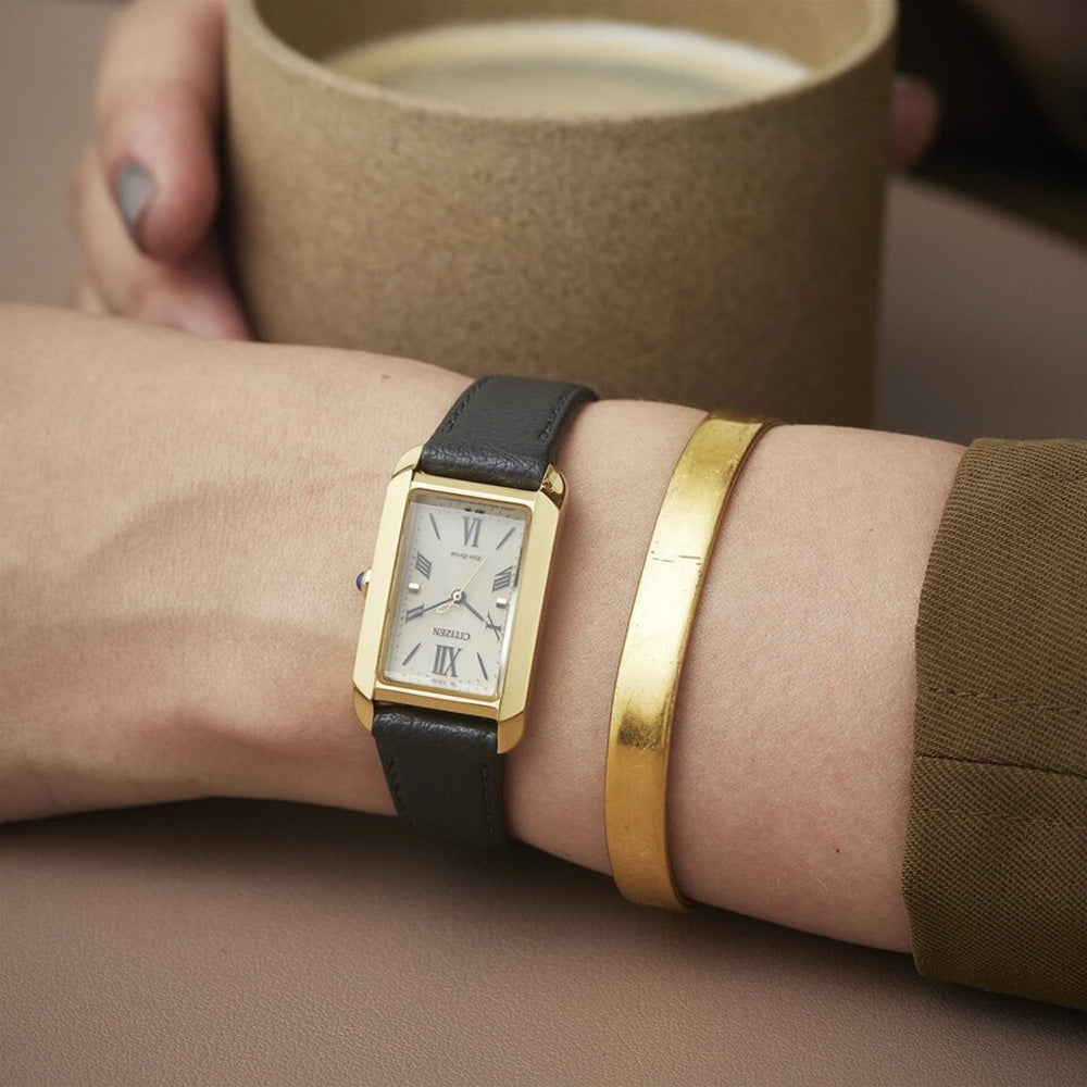 SQUARE Collection エコ・ドライブ EW5622-09P シチズン