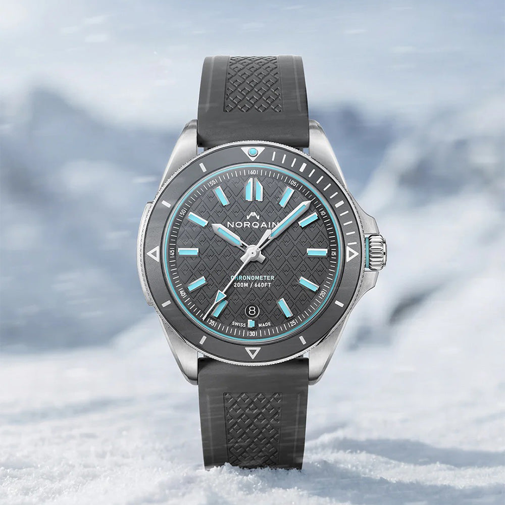 アドベンチャー グレー 自動巻き  40mm N1300.08S01.G01.R01
