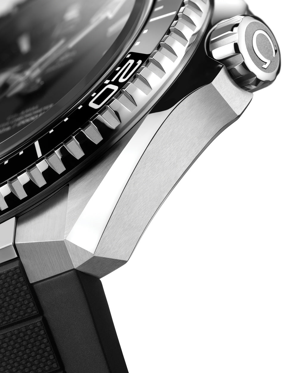 シーマスター プラネット オーシャン 600M 自動巻き 42mm 217.32.42.21.01.001