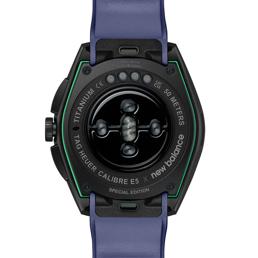 スペシャルエディション  タグ・ホイヤー コネクテッド キャリバーE5 40ｍｍ × ニューバランス エディション SBT8082.EB0394